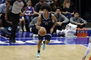 手感冰凉！韦尔斯首发登场22分钟 10投仅2中三分6中1
