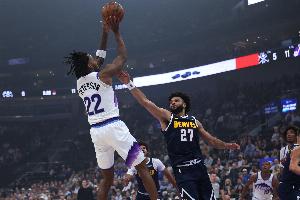 阿里纳斯盛赞彼得森:进攻武器库齐全 适应NBA三分线后将更恐怖