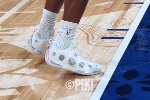NBA中国赛独行侠战火箭 克里斯蒂预热上脚未发售的韦德之道13
