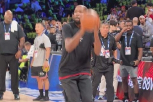 NBA中国赛今晚打响！杜兰特赛前投篮热身备战