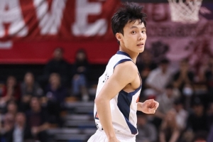 手感冰凉！徐杰8投仅1中 三分7中1砍3分6助攻