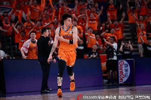 鏖战旧主！张镇麟34分钟11投5中砍下17分3板4助1帽