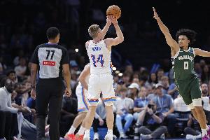 斯特尔茨谈进入NBA后的角色转换：将把持球经验融入无球跑动