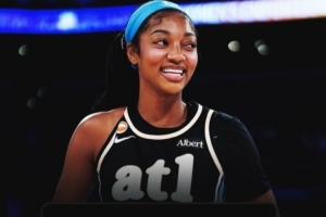 不败女王！里斯生涯前五场季后赛5胜0负 WNBA本世纪首位首发中锋