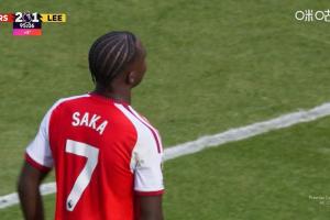 表现挣扎！周薪30万镑萨卡全场0过人14次丢球权，射丢超级大单刀