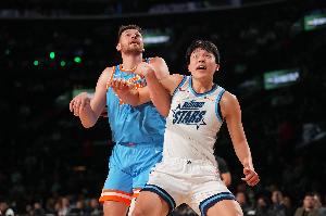 开拓者媒体人：杨瀚森不比克林根慢 他只是防守选位有问题