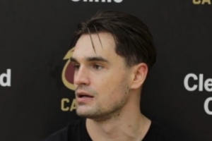 海佐尼亚：NBA的球员身高和臂展惊人 我必须提高出手点