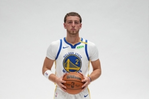 亿元合同到手！波杰姆斯基9中4拿14分7板4助 三分7中3