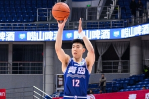 队记：段昂君海外特训成效显著 李俊贤已能适应CBA对抗强度