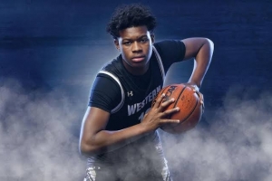 国王已与达马利·蒙桑托和亚伦·恩克鲁玛 签下Exhibit 10合同