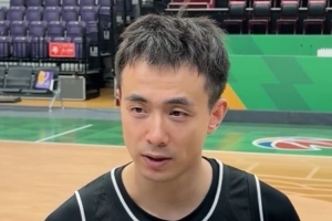 赵继伟：身体恢复得还不错 今天参加了完整的对抗比赛