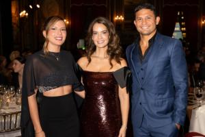 退役一年半！37岁前国脚艾克森晒度假照，身材较球员时代更胜一筹