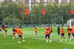 记者：泽卡重返训练场 泰山五名外援齐聚 王彤仍在康复中
