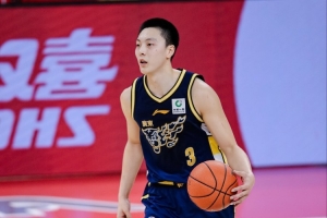 媒体人曝料:本赛季CBA特许鞋名额仅胡明轩一人 可穿非李宁球鞋