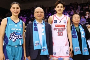 WNBL揭幕战上演中国德比 王思雨WNBL赛季后转投WCBA山西