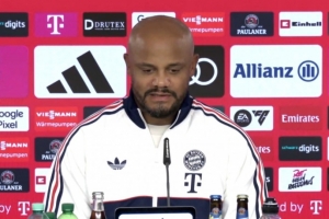 孔帕尼：诺伊尔脚部伤情存疑 打磨细节后拜仁可至巅峰