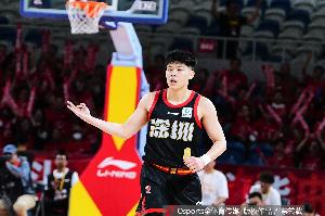 深圳首发集体迷失！三人得分个位数 容子峰颗粒无收