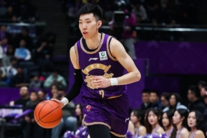 廖三宁11投7中砍15分5板 强势突破撕裂宁波防线