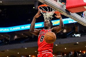 天赋尽显！公牛4号秀威尔逊上半场12投6中砍13分5板2助2帽