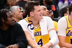 状态低迷！凯斯勒半场5投1中仅得4分