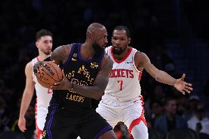 NBA迎来历史时刻！詹皇率三老将同征第20+赛季，杜兰特在列