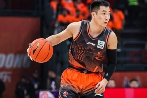 鲁媒：山东男篮全队抵达浙江 后面两连客高诗岩随队边康复边对抗