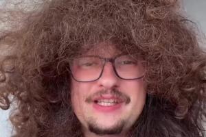 5连胜遥不可及！曼联留发男743天未理发 历经百场比赛与五任主帅