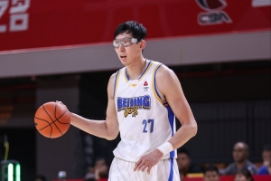 CBA常规赛首轮最佳阵容揭晓：周琦、陈国豪、塔克、孙铭徽、辛普森携手入选