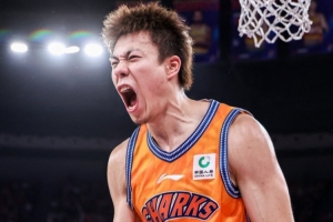 东方体育日报：健康的张镇麟太香了！