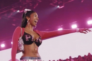 阿里纳斯：科比若还在肯定会同意女儿当模特 他支持孩子做任何事