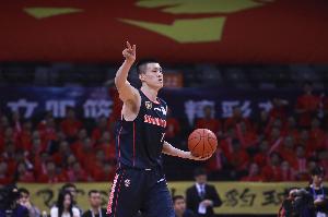 周鹏：今天我们在进攻端比较明确 防守还算明确&比前两场有进步
