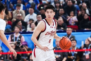 都打得好！程帅澎12投7中得到16分4板 王仔路12投8中得到16分7板