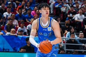 曾凡博：我们打球的人多 肯定有人打得多有人打得少 把球队放首位