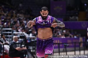 火力全开！里勒21中14砍全场最高30分外加5板5助 正负值+30