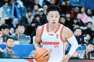 贺希宁:比赛输成这样 就不是教练组的问题 而是我们努力程度不够