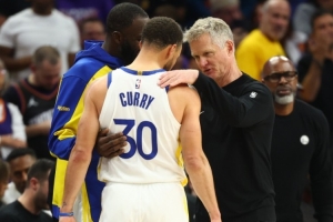 重回菲尼克斯！科尔：上季抱着库里追梦说不知道未来 这只是玩笑