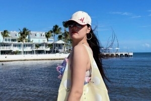 李月汝分享度假美照：于海与白日梦之间
