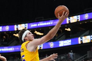 媒体人：里夫斯场均若保持22-25分 合同便毫不溢价