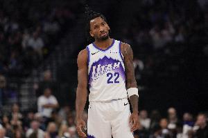 还得好好练！榜眼彼得森13投仅4中&三分4中0 还出现5犯规