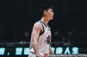 进攻哑火需振作！王岚嵚半场8中2仅得6分5助2断