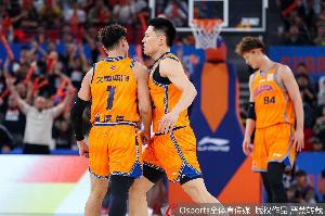 “李花兄弟”合璧！上海男篮射落广东迎两连胜