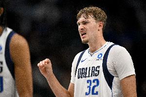 NBA官方更新独行侠对阵热火的伤病报告：弗拉格升级为大概率出战