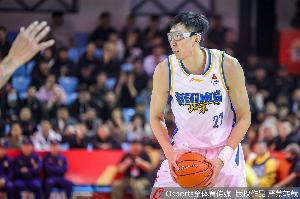效率惊人！周琦半场11分钟2中2贡献5分5板 正负值高达+13