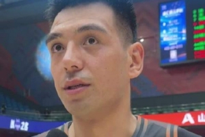 杨文学：北京实力强劲 半场虽落后两位数仍未放弃 相信球队还能更进一步