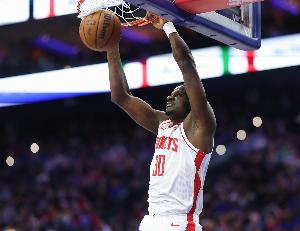 申京不在我顶上！卡佩拉6投5中砍下10分8板3断2帽 正负值+23！