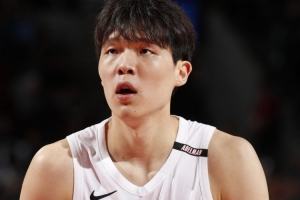苏群：开拓者和杨瀚森个人路线偏离 但不执行选项等于放弃了首轮