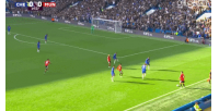 曼联本场首次射正！阿玛德禁区外突施冷箭，姆伯莫横传被解围