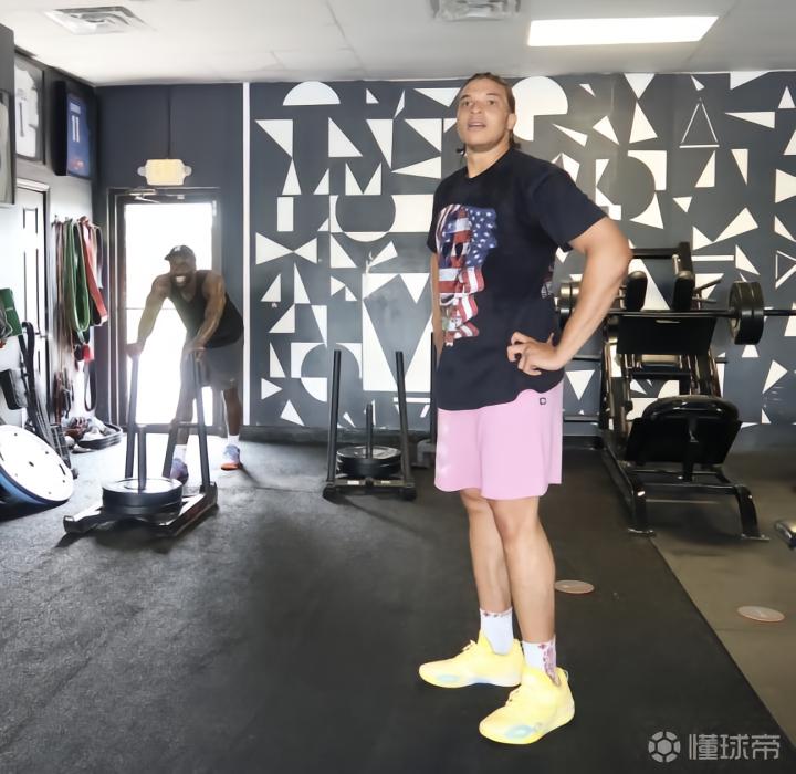 布卢梅瑙女篮U23VS航空女篮U23直播_巴女联U23赛程_布卢梅瑙女篮U23对阵航空女篮U23