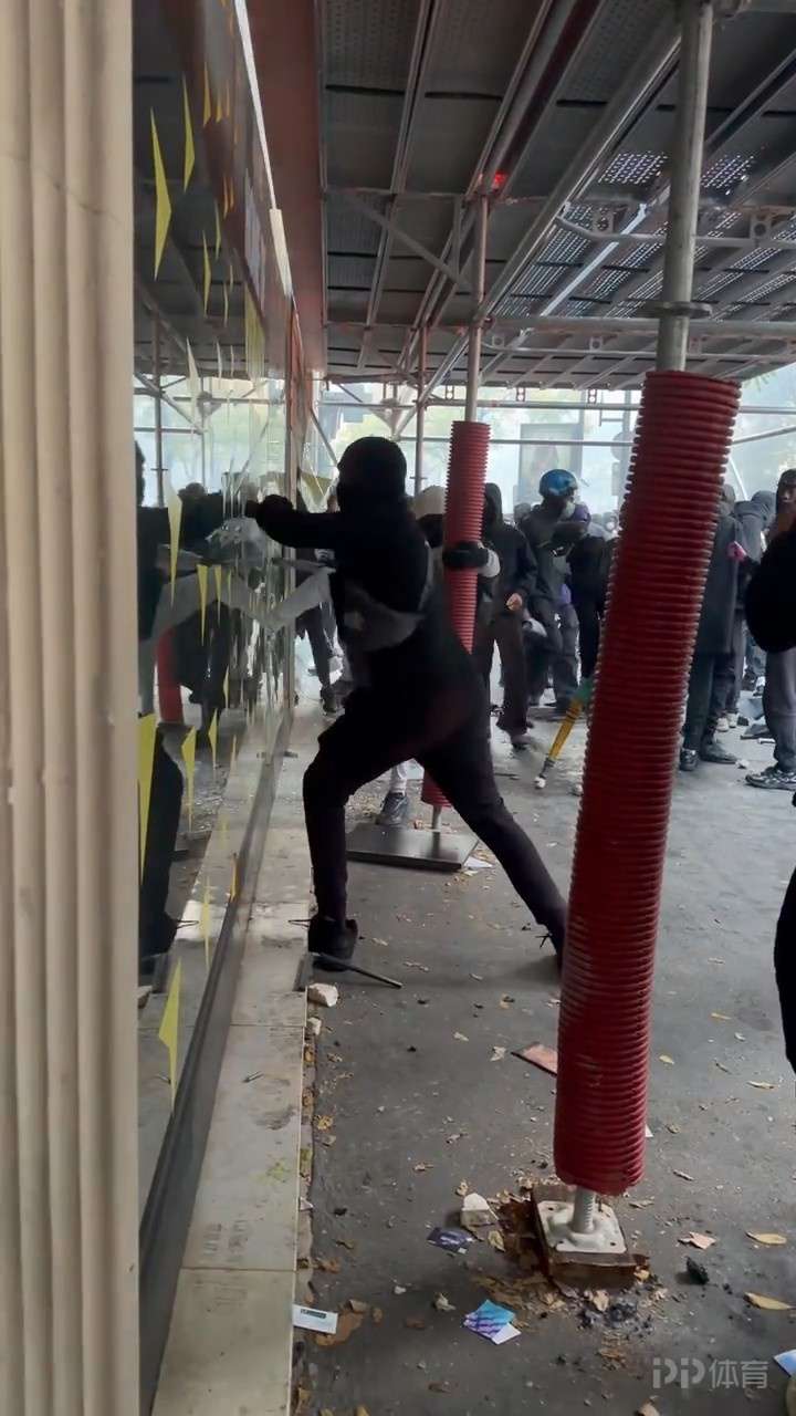 利物浦VS比利亚雷亚尔直播_欧冠赛程_利物浦对阵比利亚雷亚尔