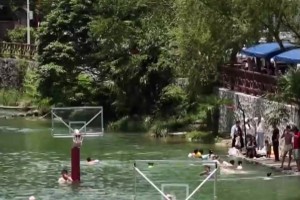 夏天的正确开启！毕节避暑新玩法！“湖人”Vs“泳士”...